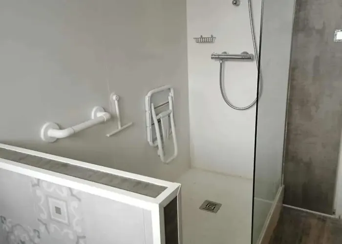 아파트 Moderne Avec Terrasse A - 65 M² - Bbq. 코르니몽